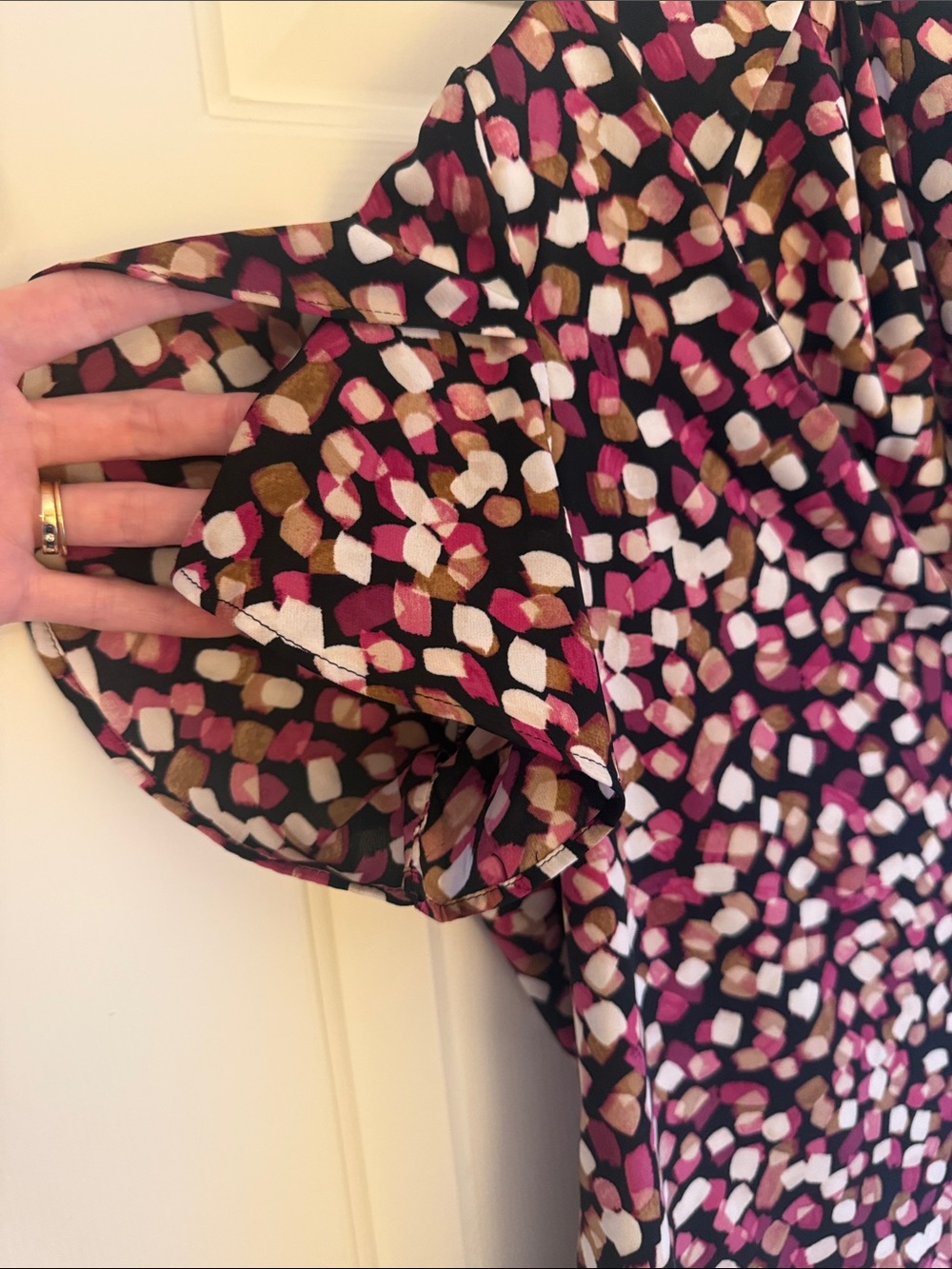 Calvin Klein Black Short-Sleeve Blouse with Pink and Cream Spot Pattern - Picture 5 of 9